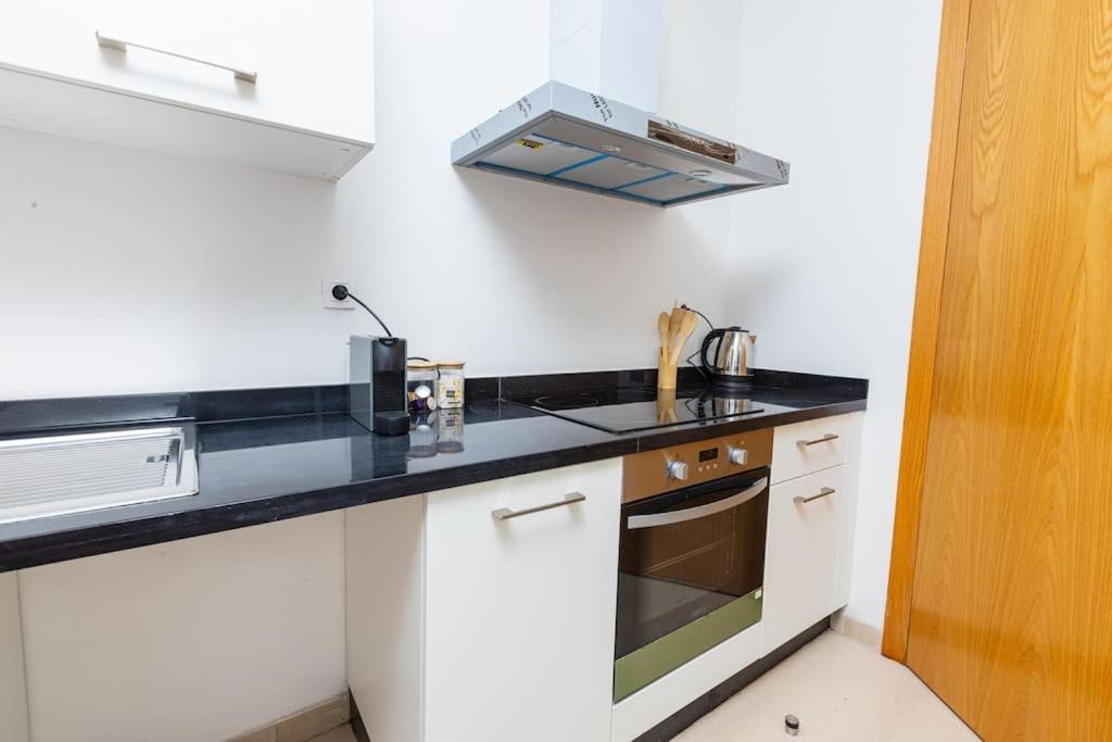 Appartement Modern 2Br Retreat In Marina Sale Luxury Living à Hajja Extérieur photo